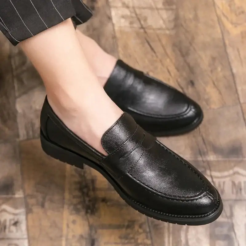 Bavin erkek loafer, siyah deri slip-on ve mokasen tarzı burun tasarımı