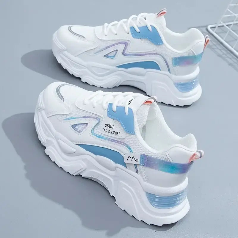 Beyaz mavi detaylı chunky tabanlı Jorina kadın sneakers modeli