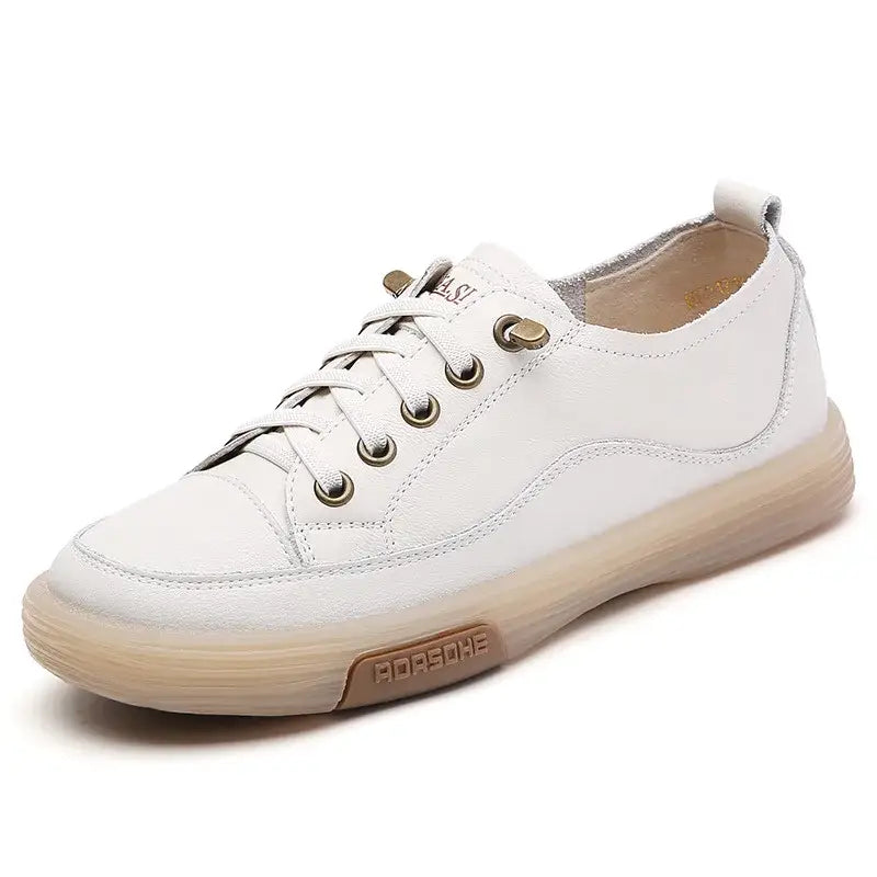Keloria kadın converse beyaz deri sneaker, bej kauçuk taban ve metal gözlükler ile