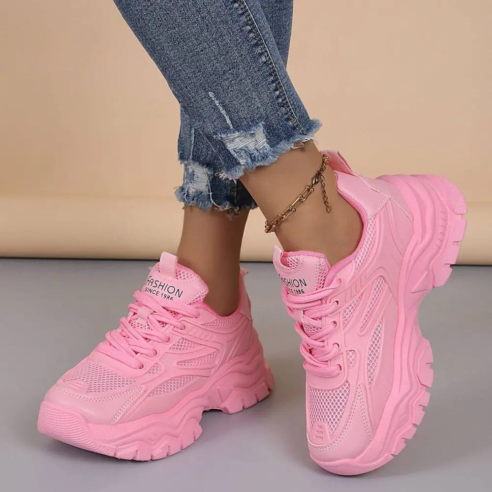 Parlak pembe chunky sneakerlar, mesh detayları ve kalın tabanlar ile Elitwalk Pulse Kadın