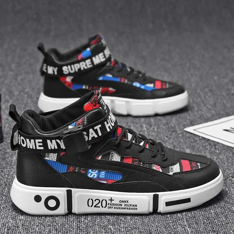 Şık siyah Silira unisex converse, renkli detaylar ve yazılarla tasarlanmıştır