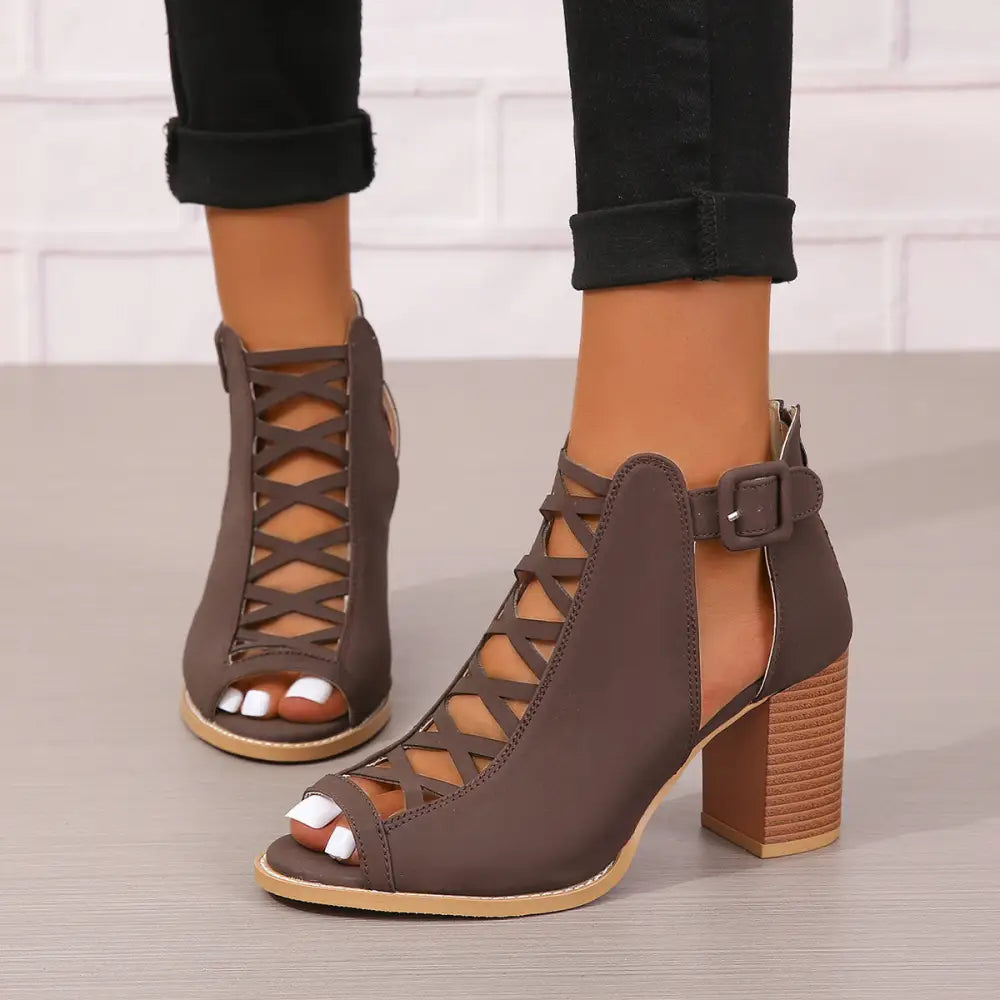 Elitwalk Sizzle topuklu kadın kahverengi deri peep-toe botlar, iddialı tarz