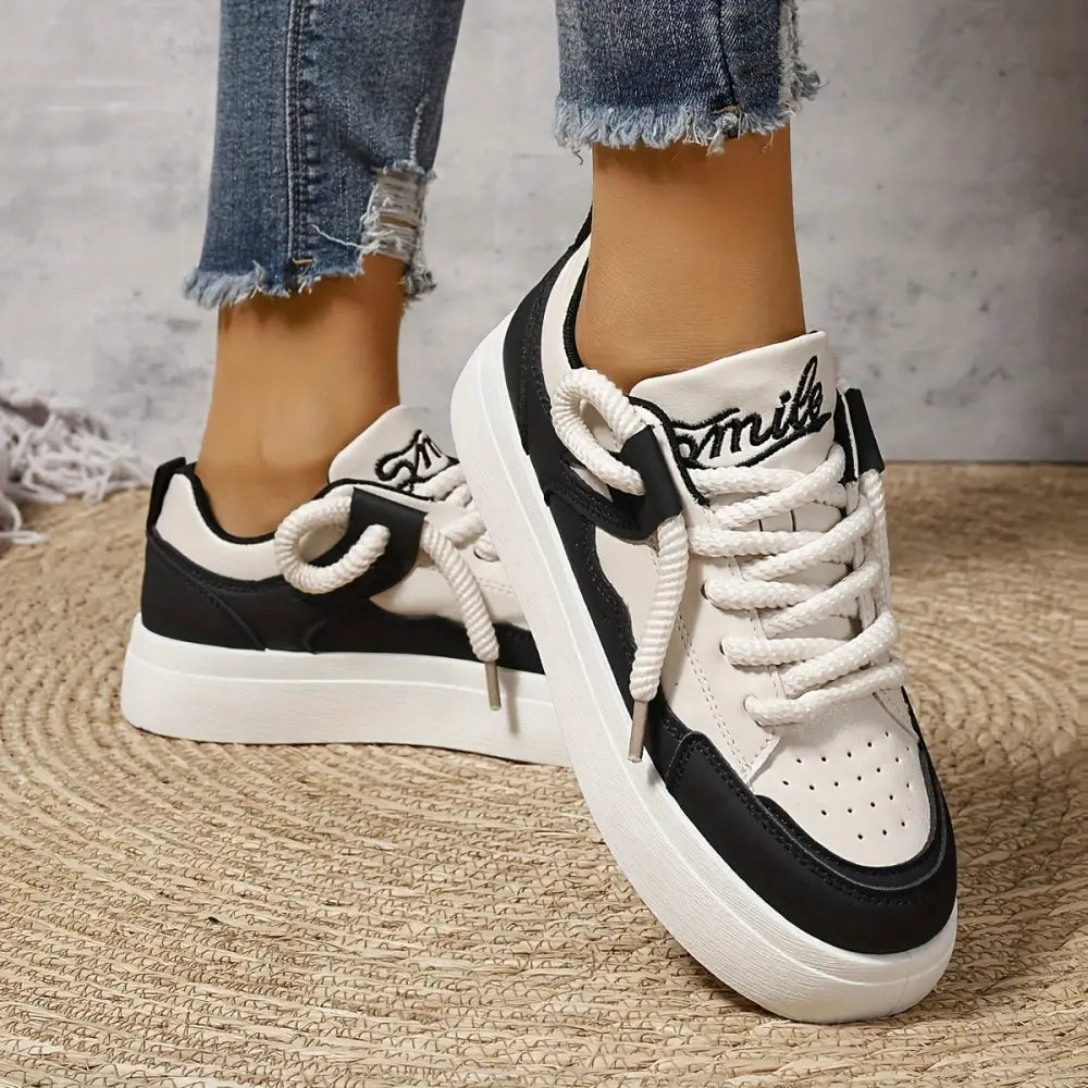 Solvia kadın sneaker, retro tasarımlı siyah beyaz spor ayakkabılar, kalın tabanlı