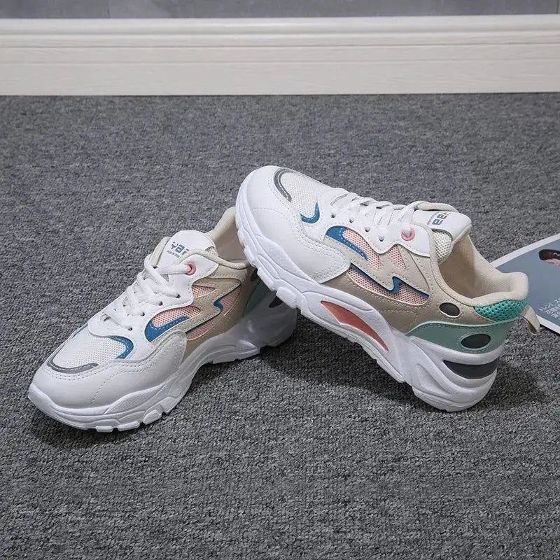 Renkli detaylara sahip Varindra kadın sneakers, beyaz spor ayakkabılar