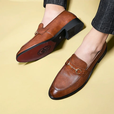 Tormis Rugan erkek kahverengi deri loafers, metal donanım detaylarıyla şık