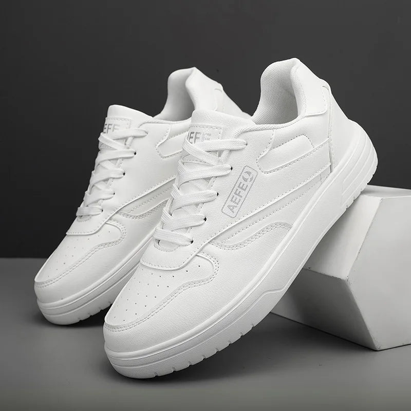 Mavella unisex sneakers, beyaz bağcıklı ve kalın taban tasarımı ile şıklık sunuyor