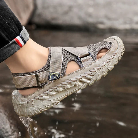 Galia unisex sandalet in rugged gray with straps and a thick textured sole