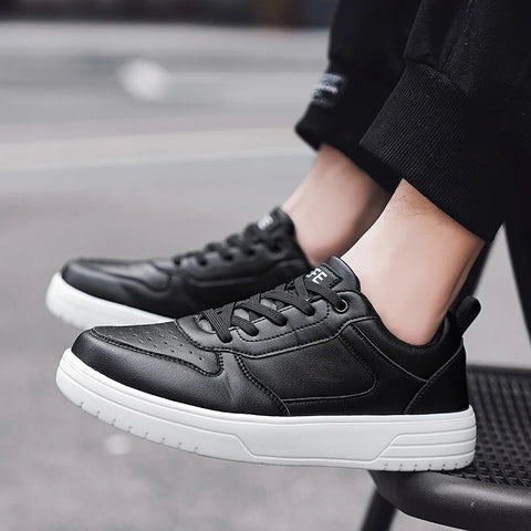 Mavella unisex sneakers, siyah deri ve beyaz tabanlı şık tasarım