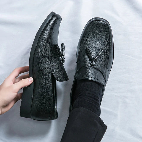 Corlen günlük unisex siyah deri püskül detaylı loafer ayakkabılar