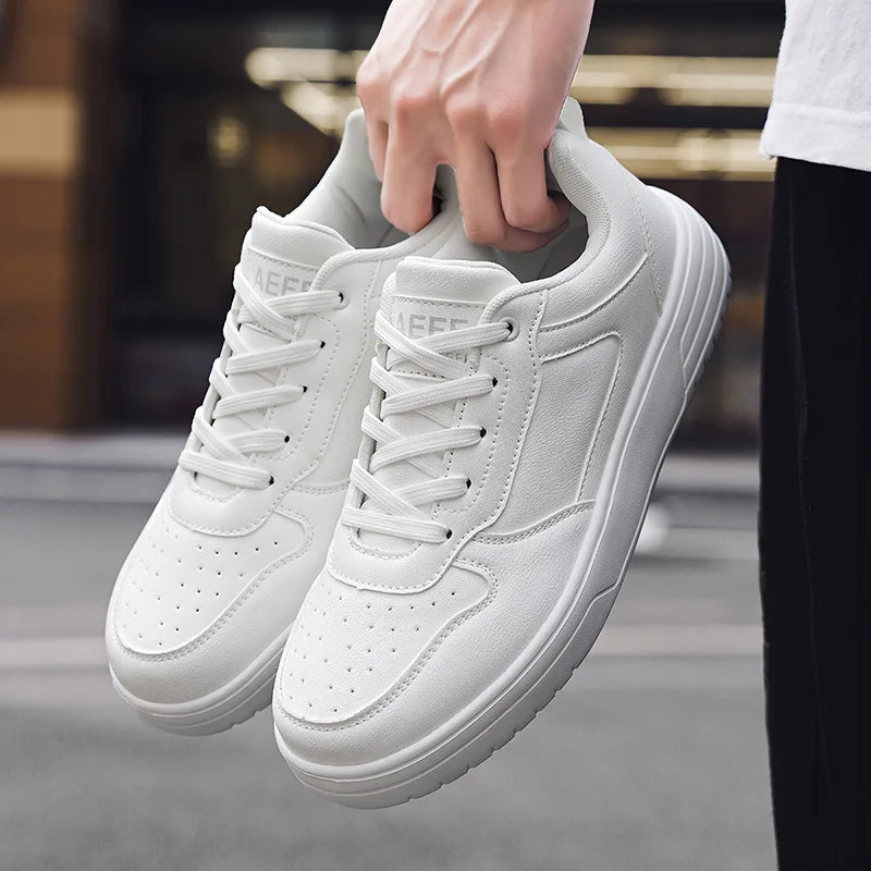 Mavella unisex sneakers, beyaz deri düşük top tasarımı ve delikli detaylarla