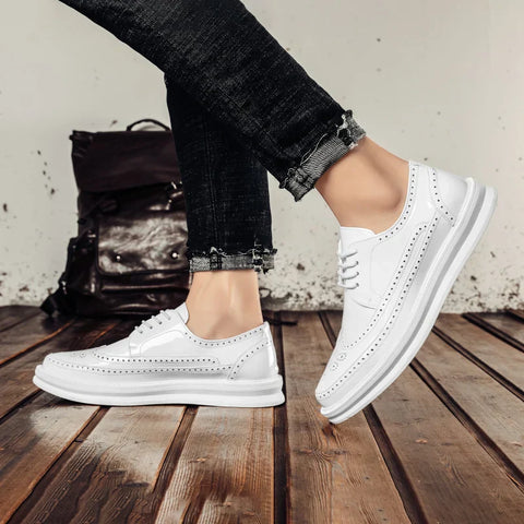 Beyaz perforated detaylı sneaker, Tarmon Rugan erkek ayakkabı ile şıklığı yakalayın