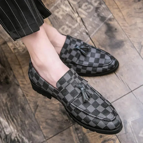 Checkered gray and black Castella erkek rugan loafer shoe with tassel