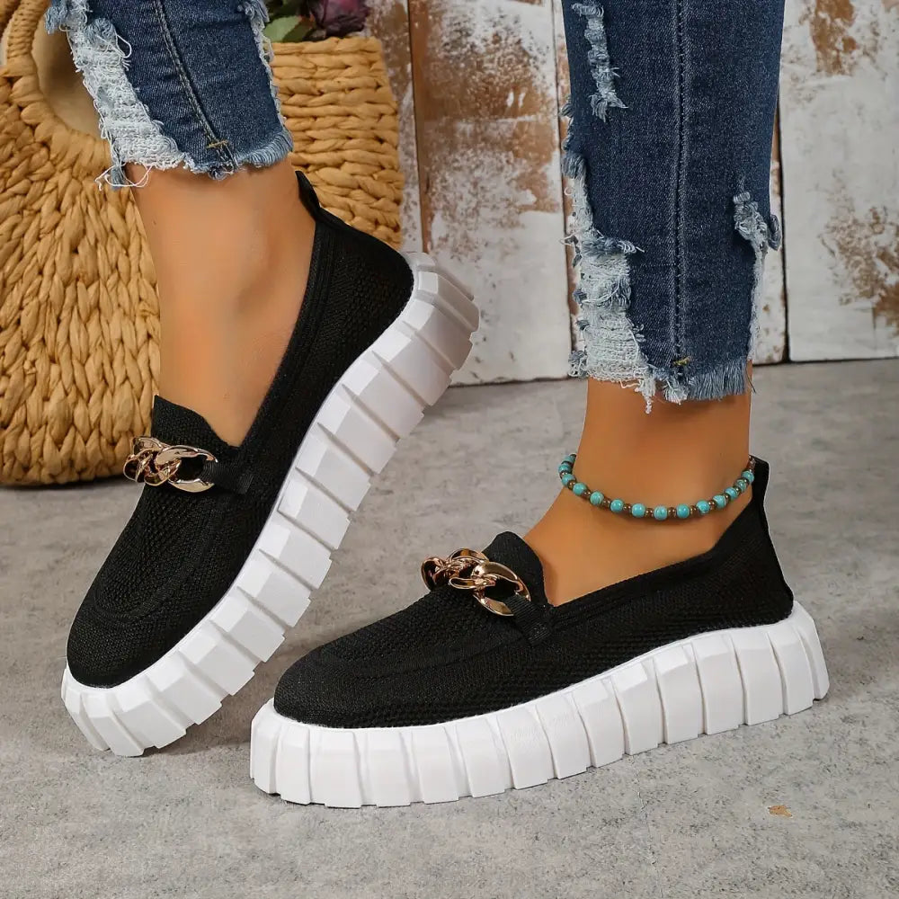 Celore kadın sneakers, siyah kayma tabanlı, dekoratif zincir detaylı