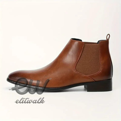 Sleek, polished Brown leather Chelsea bot for erkek kullanımı