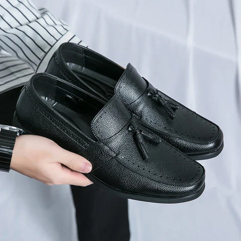 Corlen Günlük unisex ayakkabı, sedef detaylı siyah deri tasselli loafer