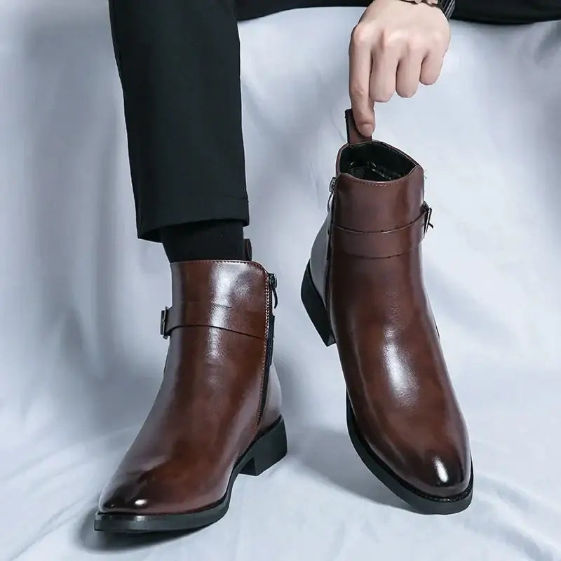 Polished brown leather Delor erkek bot with side buckles for men