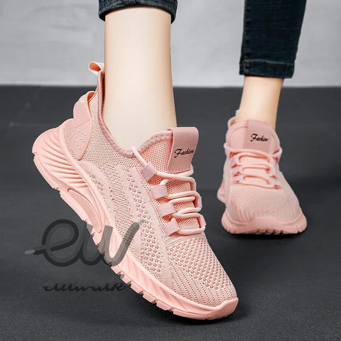 Pembe iplikten örülmüş Doryn kadın sneakers, bağcıklar ve dokulu tabanlarla