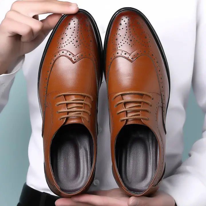 Jaril erkek rugan, kahverengi deri wingtip oxford ayakkabılar brogue detaylarıyla