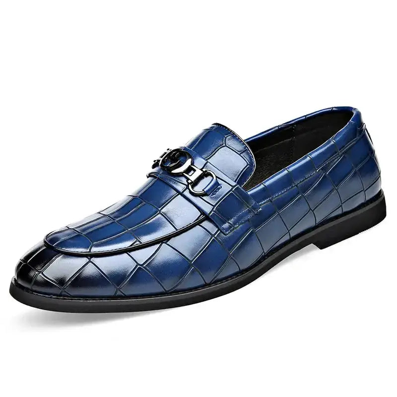 Navy mavi deriden Jorio erkek loafer, metal toka ve timsah desenli tasarımıyla