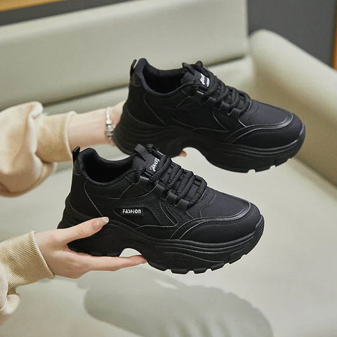 Kelona kadın sneakers, siyah chunky ayakkabılar, kenarında FASHION yazılı