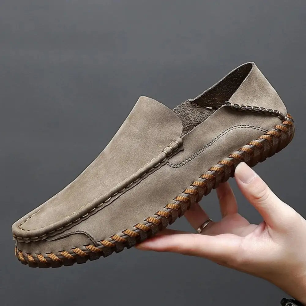 Bej süet Kayar Loafer, Larim erkek loafer, dokulu kauçuk taban ile tasarlandı