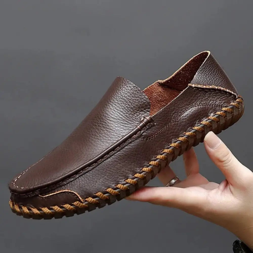 Brown Larim erkek loafer with moccasin-style stitching and flexible sole