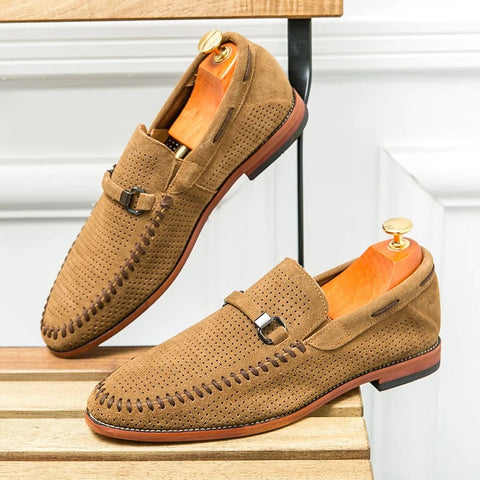 Neldor günlük erkek tan süet loafer, perforated detaylar ve dekoratif metal aksesuarlar