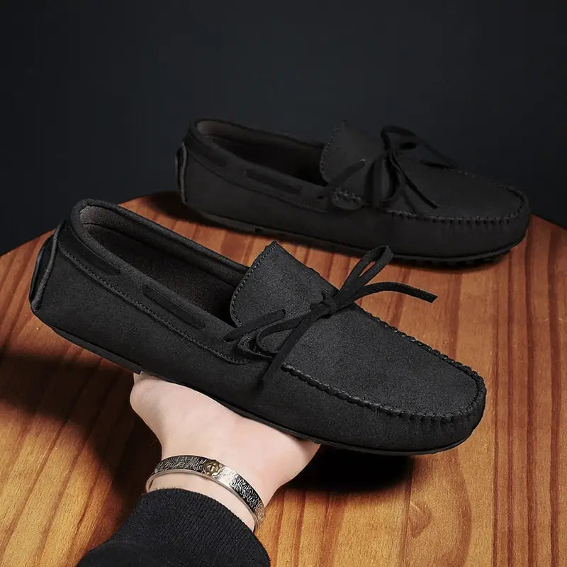 Marlin loafer erkek siyah süet mokasenler, üstünde fiyonk detaylarıyla