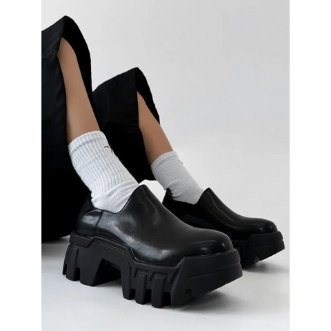 Merlin unisex günlük chunky siyah platform loaferlar kalın tabanlı ve beyaz çoraplı