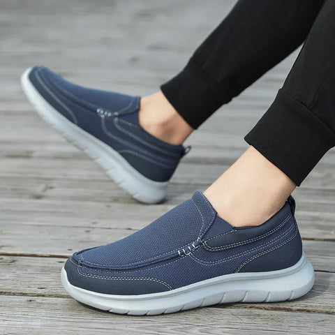 Navy mavi Muriel erkek günlük ayakkabı, açık gri tabanlı slip-on sneaker