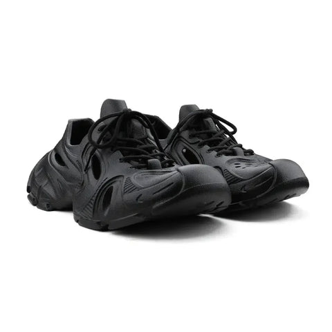 Ternis unisex sandalet featuring black futuristic chunky athletic sneakers