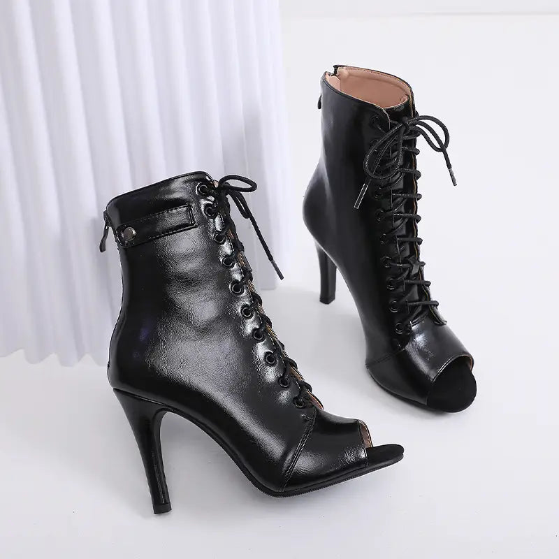 Valnero topuklu ayakkabı, siyah deriden peep-toe, stiletto topuklu bot modeli