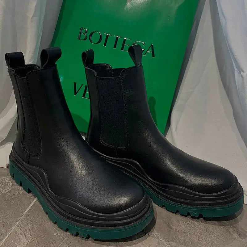 Bottega Veneta’nın yeşil kauçuk tabanlı siyah deri Chelsea botları Vimor erkek için