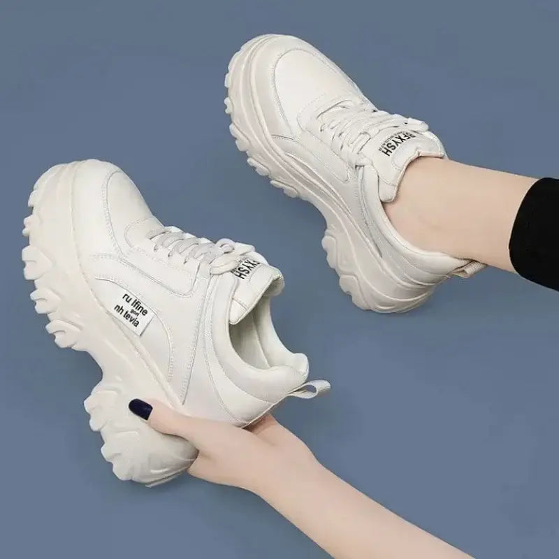 Zarlene kadın sneakers beyaz kalın tabanlı ve bağcıklı şık ayakkabılar